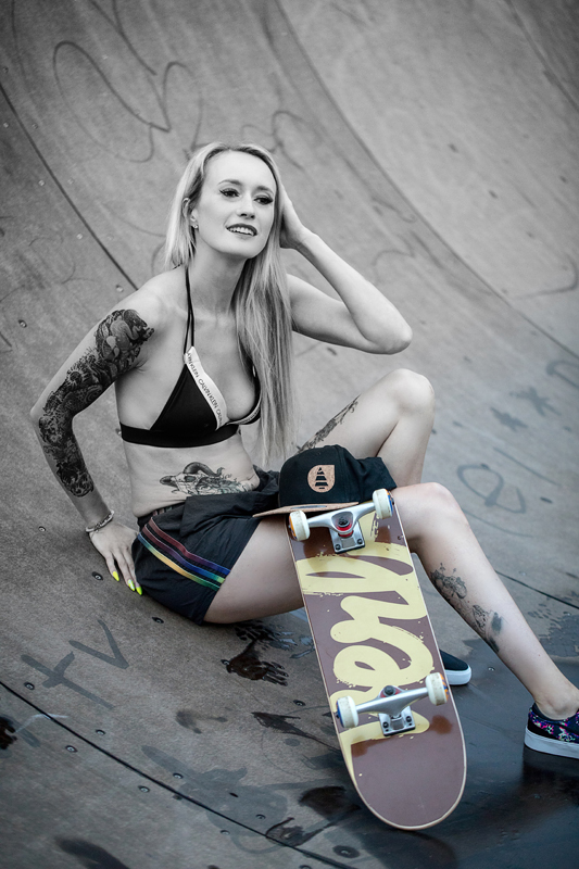 Olga Schieche outdoor dessous sexy skater skatepark portrait cool fashion
